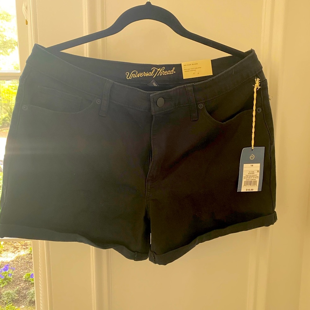 NEW w/ tags Universal Thread black denim shorts